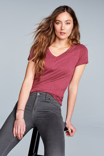 District ® Women’s Very Important Tee ® V-Neck